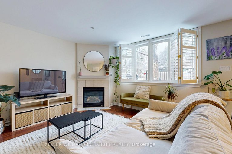 28039095/245-cumberland-street/lower-townbyward-market/ottawa/ontario/K1N8W6_13