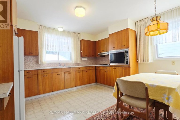 29515187/44-foothills-drive/lynwood-village/ottawa/ontario/K2H6K3_9