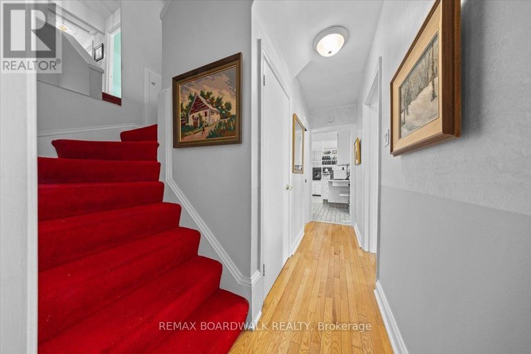 29689978/961-kingsmere-avenue/mckellar-heightsglabar-park/ottawa/ontario/K2A3K3_27