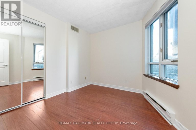 28174413/110-540-cambridge-street-s/west-centre-town/ottawa/ontario/K1S5M7_9