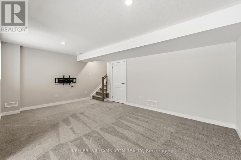 29565538/840-andesite-terrace/half-moon-bay/ottawa/ontario/K2J7H4_38