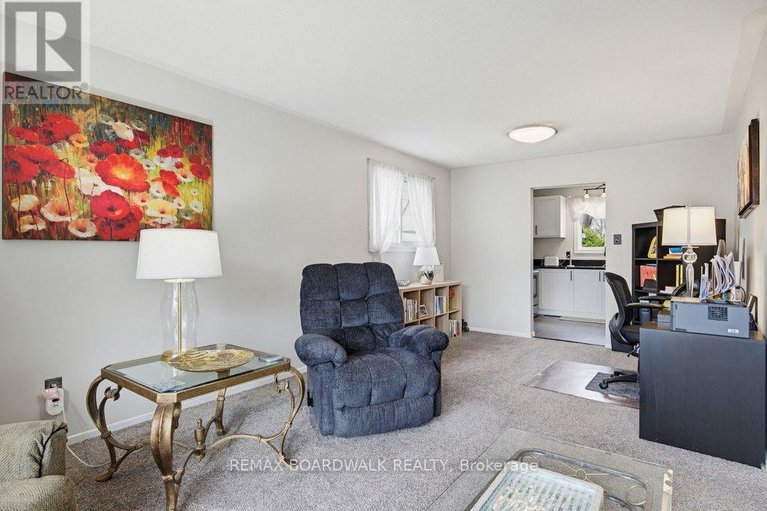 29646325/1703-fieldstone-crescent/convent-glen-south/ottawa/ontario/K1C1R6_19