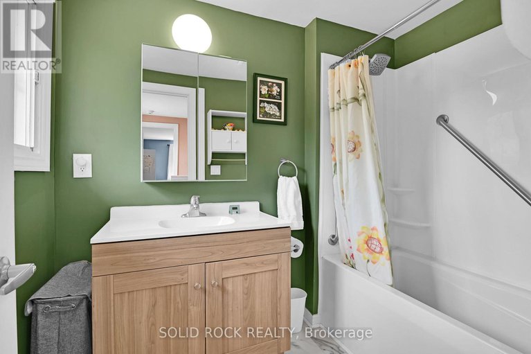 28730469/7893-lawrence-street/vernon/ottawa/ontario/K0A3J0_14