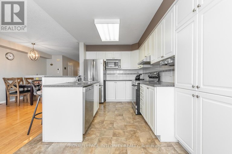 29667353/915-schooner-crescent/riverside-southgloucester-glen/ottawa/ontario/K1V1Y3_18