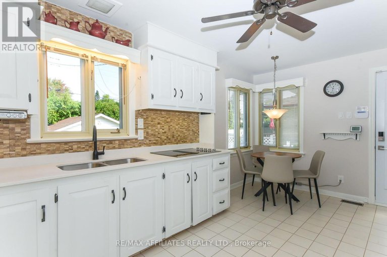 28846250/323-fullerton-avenue/overbrookcastle-heights/ottawa/ontario/K1K1K2_24