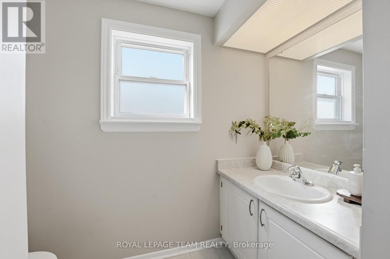 29452274/67-castlefrank-road/glencairnhazeldean/ottawa/ontario/K2L2E6_38