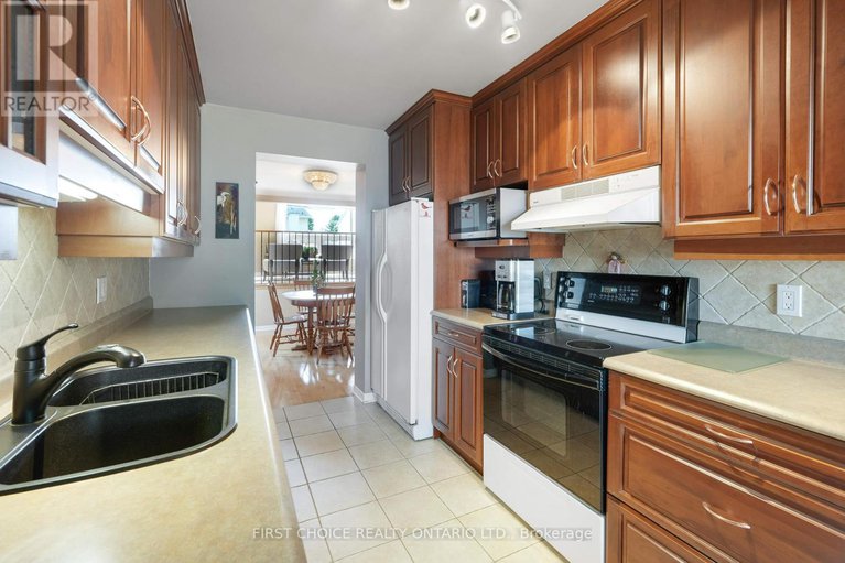 28890065/1631-wainfleet-street/chateauneuf/ottawa/ontario/K1C3G3_6