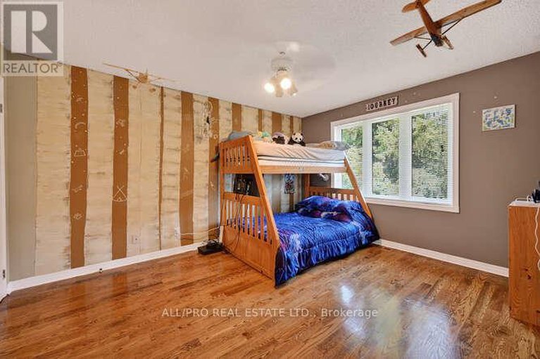 28721991/1144-rideau-bend-crescent/manotick-east-to-manotick-station/ottawa/ontario/K4M1B5_23