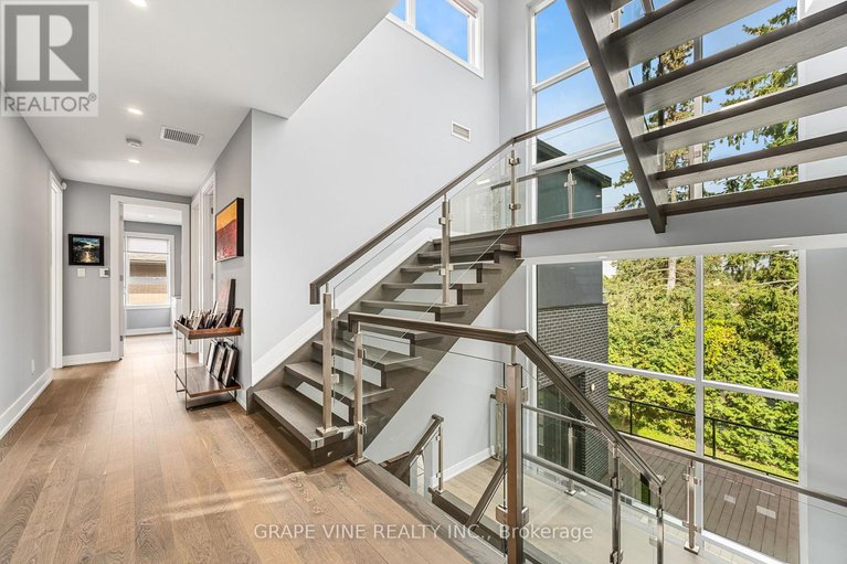 28576605/315-crestview-road/alta-vistafaircrest-heights/ottawa/ontario/K1H5G4_33