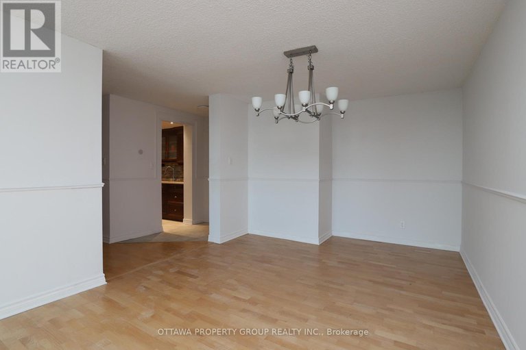 29126397/416-555-brittany-drive/viscount-alexander-park/ottawa/ontario/K1K4C5_7