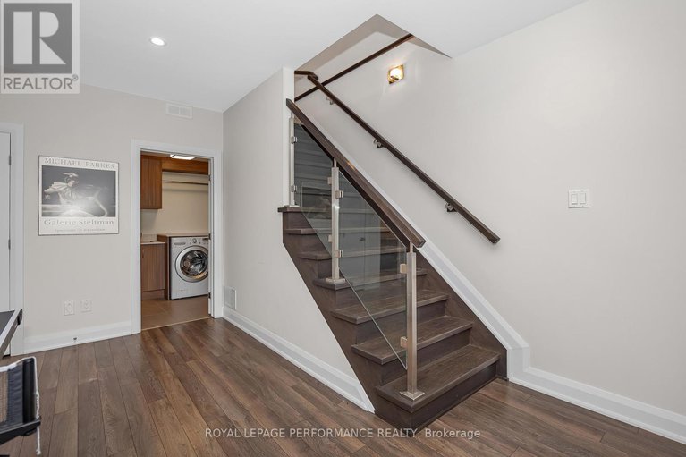 29438323/383-princeton-avenue/mckellarhighland/ottawa/ontario/K2A4E1_32