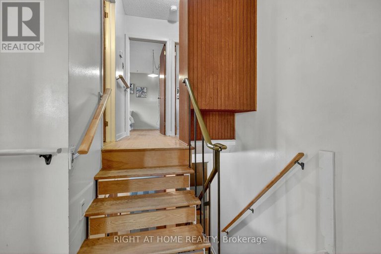 28954336/6-higwood-drive/borden-farmstewart-farmcarleton-heightsparkwood-hills/ottawa/ontario/K2E5K7_16