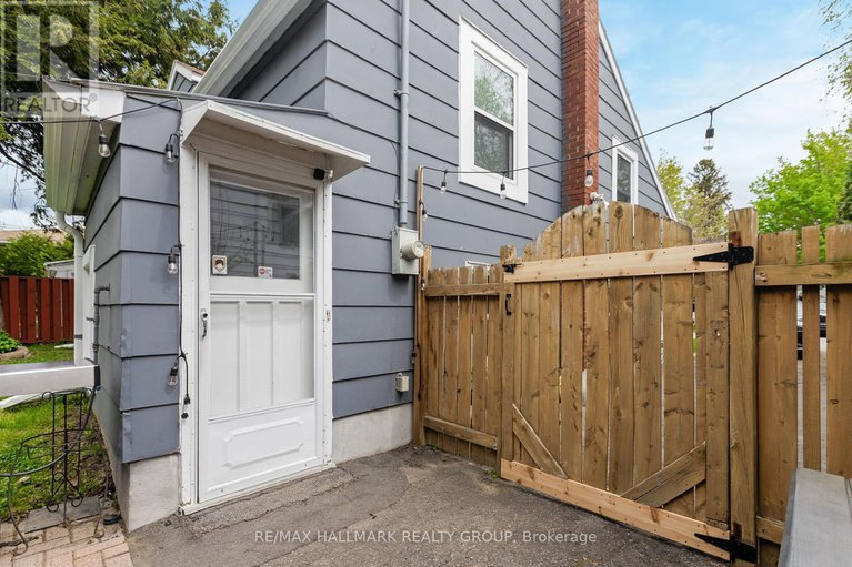 28350107/1225-foxbar-avenue/ellwood/ottawa/ontario/K1V6V4_31