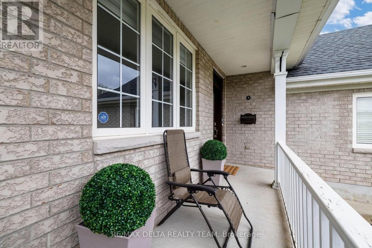 28543683/1591-winterport-way/fallingbrookpineridge/ottawa/ontario/K4A4C2_3