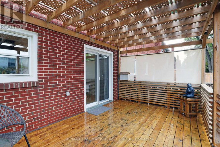 28903308/836-borthwick-avenue/castle-heightsrideau-high/ottawa/ontario/K1K2M8_31