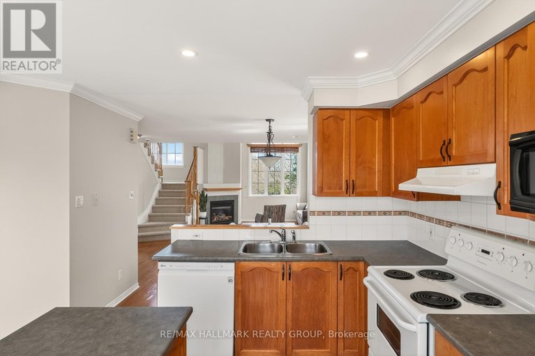 29659559/142-gatestone-private/beacon-hill-south/ottawa/ontario/K1J1K5_17