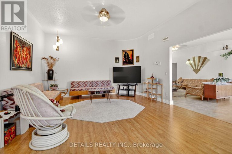 29023437/7-eagle-chase-court/cedargrovefraserdale/ottawa/ontario/K2J3N5_23