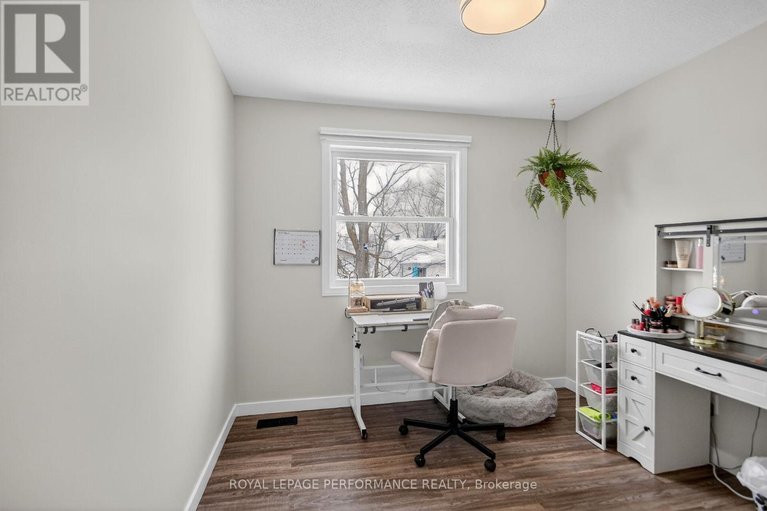 29573555/107-dunlop-crescent/village-of-russell/russell/ontario/K4R1B3_33