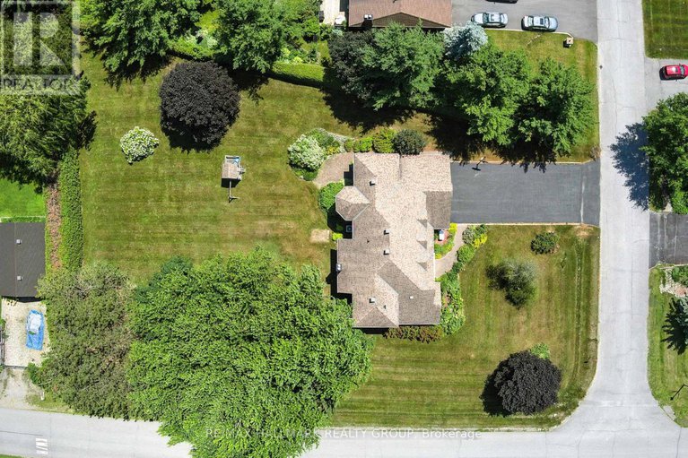 29071250/16-goodfellow-court/fallowfield/ottawa/ontario/K2R1C8_33