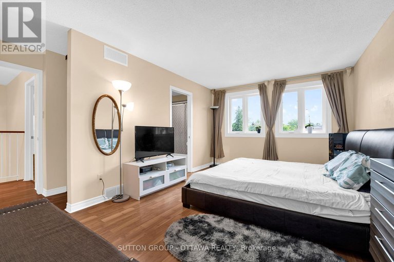 28642304/3085-uplands-drive/hunt-club-woods/ottawa/ontario/K1V9T6_23