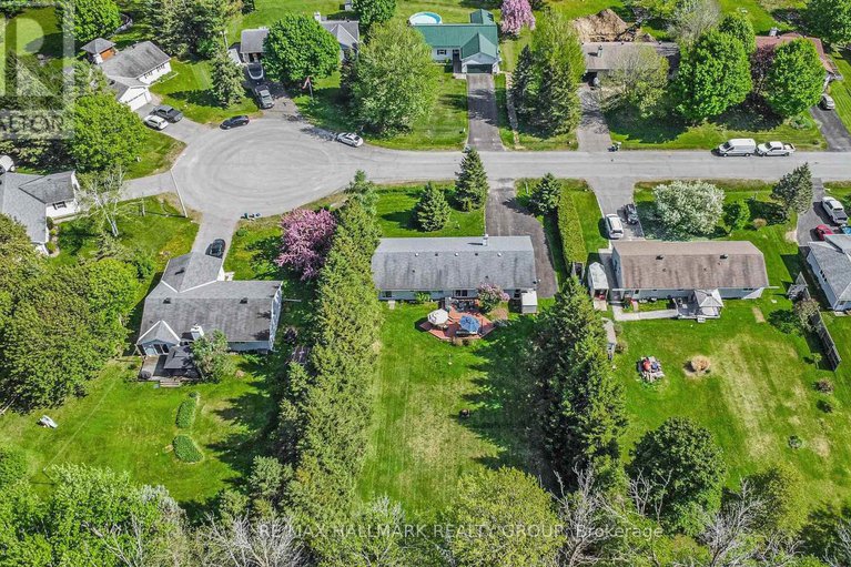 28330322/2199-wallingford-way/north-gower/ottawa/ontario/K0A2T0_20