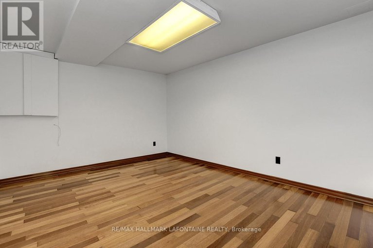 29381191/6128-vineyard-drive/convent-glen/ottawa/ontario/K1C2N6_44