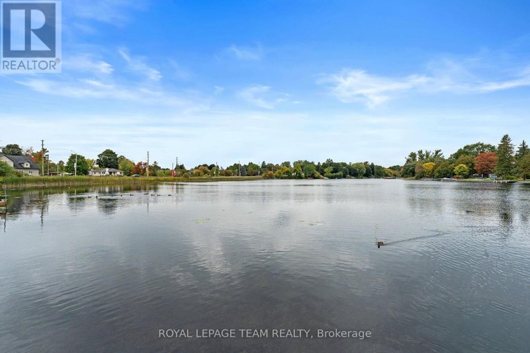28908182/1119-firefly-lane/manotick-south-to-roger-stevens/ottawa/ontario/K4M0T6_8