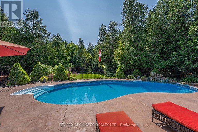 28985818/14-panandrick-view-drive/rural-kanata-central/ottawa/ontario/K2W1A5_46