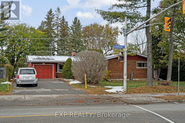 29114115/1233-meadowlands-drive-e/city-viewskylinefisher-heightsparkwood-hills/ottawa/ontario/K2E6K2_1