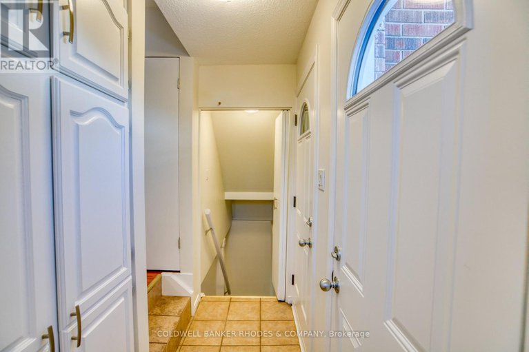 29327357/1947-conrad-avenue/urbandale-acres/ottawa/ontario/K1H6V7_27