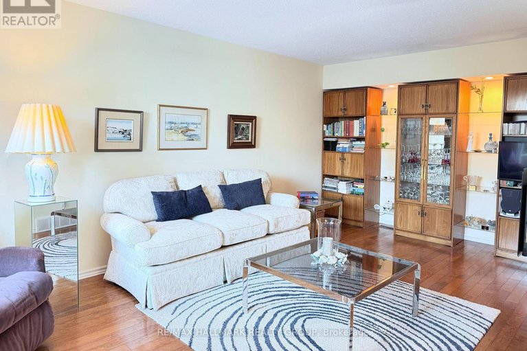 29533054/8-837-eastvale-drive/beaconwood/ottawa/ontario/K1J7T5_3