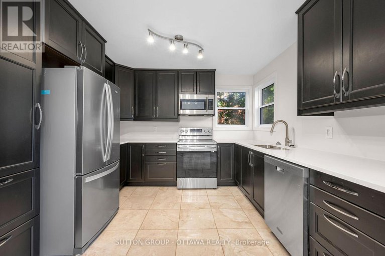 28982502/1-marielle-court/fairfield-heights/ottawa/ontario/K2B8P3_9