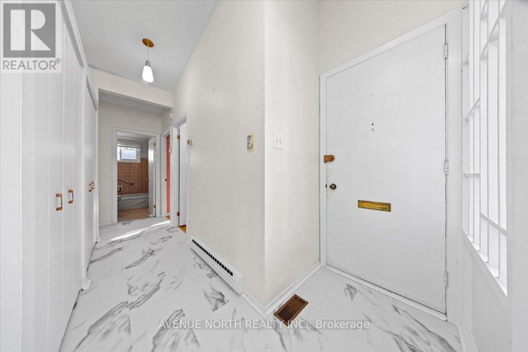 29292329/24-parkmount-crescent/sheahan-estatestrend-village/ottawa/ontario/K2H5T4_4