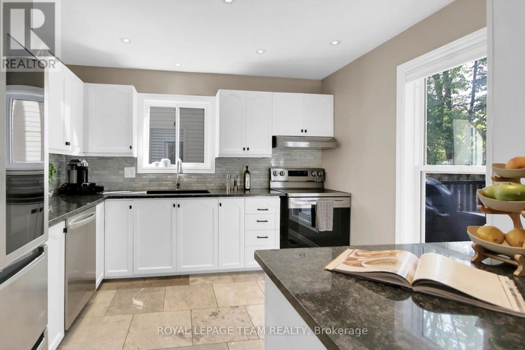 28874941/18-victor-street/stittsville-central/ottawa/ontario/K2S1H9_4