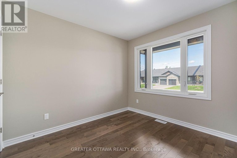 28597468/18-morgan-clouthier-way/arnprior/arnprior/ontario/K7S0K1_12