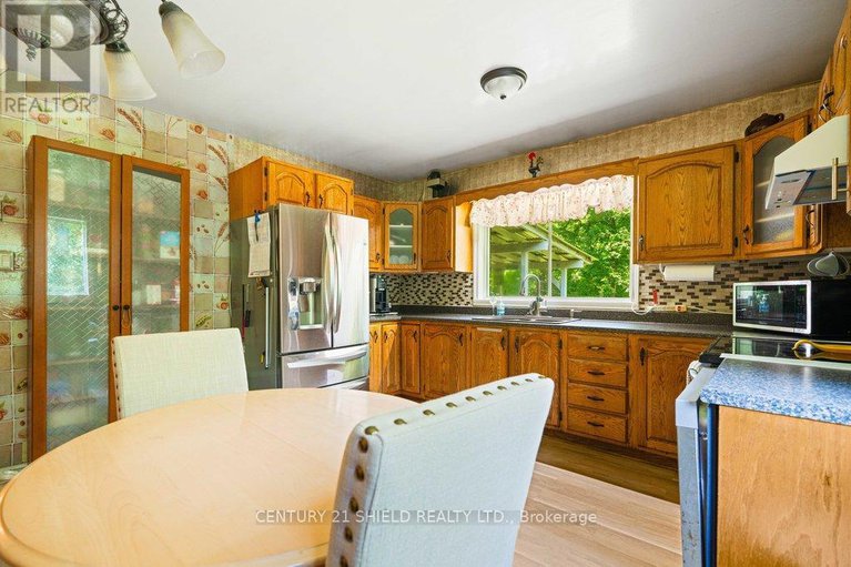 28611000/4571-glen-roy-road/south-glengarry-charlottenburgh-twp/south-glengarry/ontario/K0C1L0_13