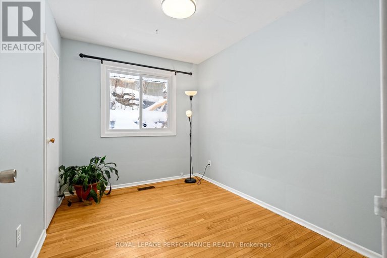 29452601/1430-edgecliffe-avenue/carlington/ottawa/ontario/K1Z8G1_19