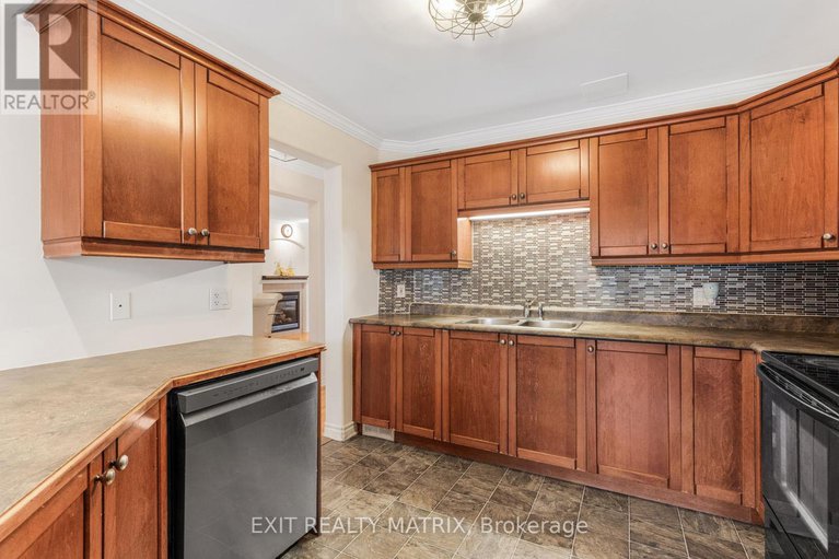28580585/67-renoir-drive/embrun/russell/ontario/K0A1W0_14