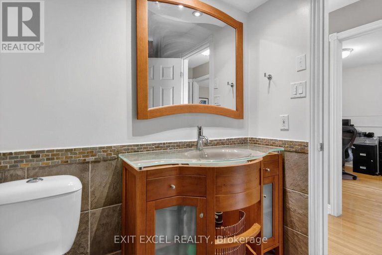 29577468/1093-b-normandy-cr-normandy-crescent/carleton-heights/ottawa/ontario/K2C0L9_37