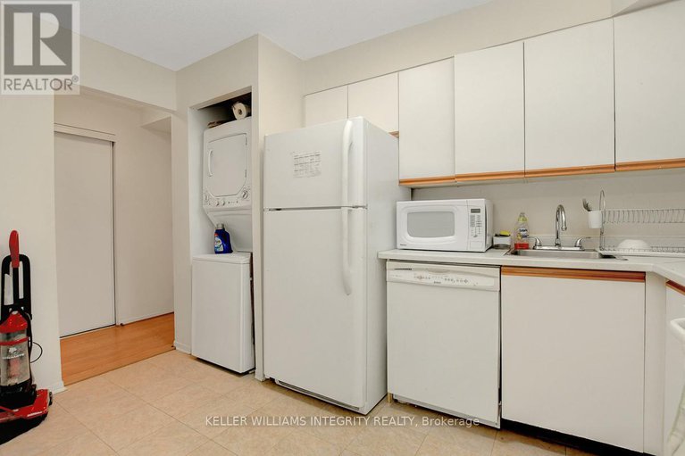 28364713/212-1025-grenon-avenue/fairfield-heights/ottawa/ontario/K2B8S5_16