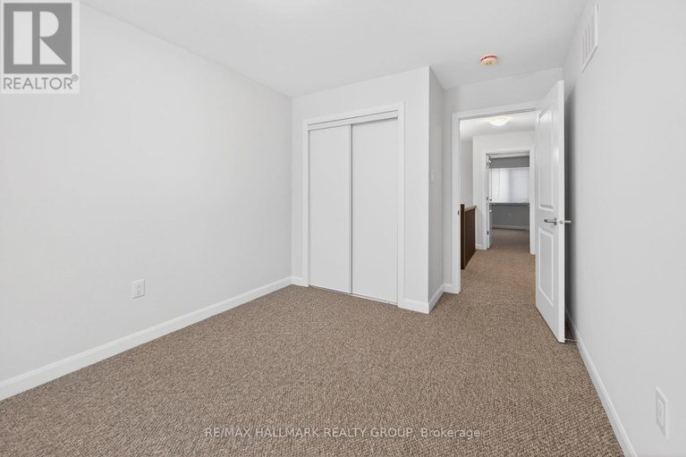 29298079/887-eileen-vollick-crescent/morgans-grantsouth-march/ottawa/ontario/K2W0M9_26