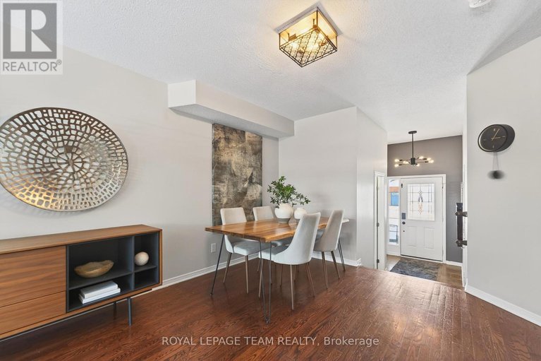 29446610/242-opus-street/emerald-meadowstrailwest/ottawa/ontario/K2S0J1_17