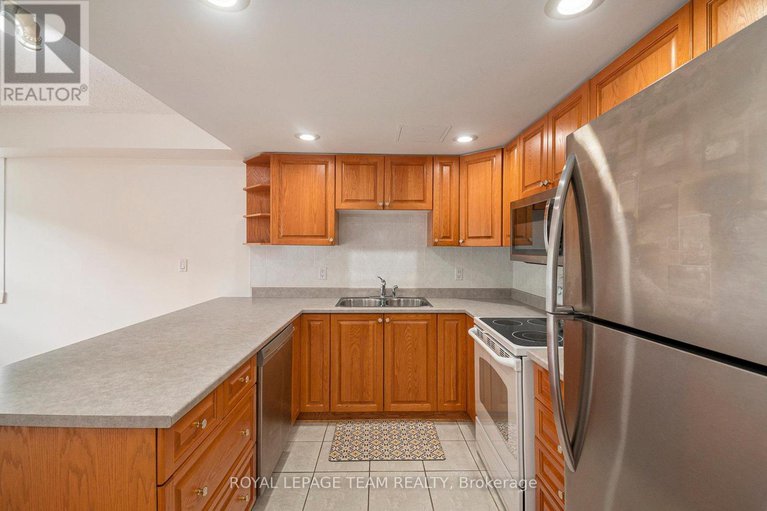 28632770/507-320-centrum-boulevard/bilberry-creekqueenswood-heights/ottawa/ontario/K1E3X9_5