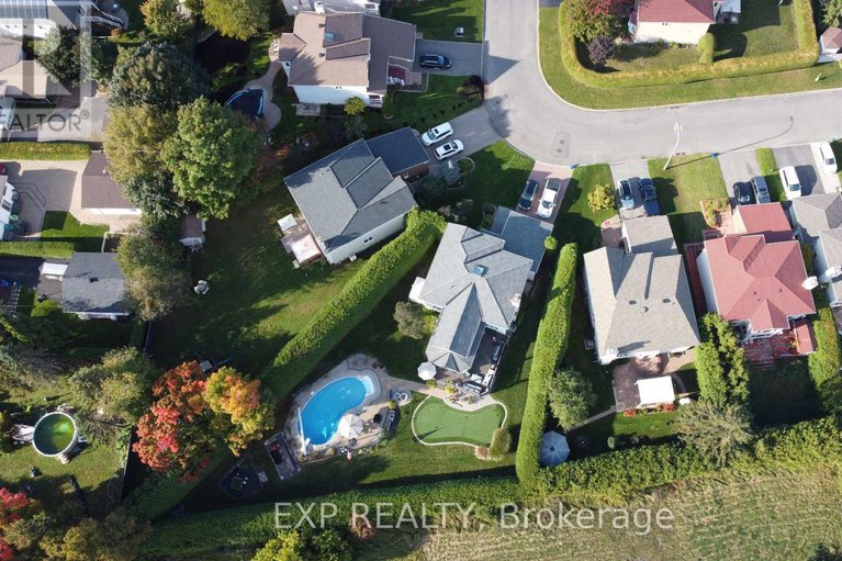 28330540/1822-thornecrest-street/chapel-hill/ottawa/ontario/K1C6K9_45