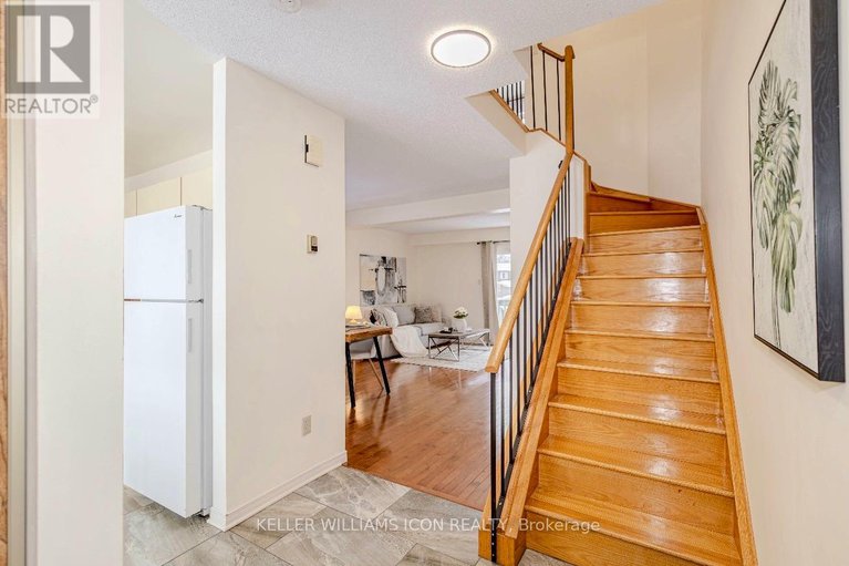 29292675/8-104-mcdermot-court/katimavik/ottawa/ontario/K2L3V2_2