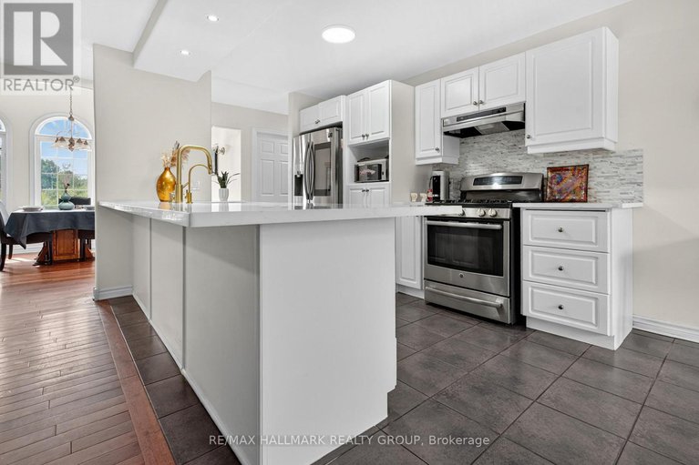 28667660/11-rideau-crossing-crescent/north-grenville-twp-kemptville-east/north-grenville/ontario/K0G1J0_7