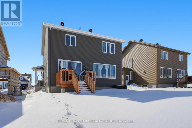 29400693/3-arber-street/vankleek-hill/champlain/ontario/K0B1R0_26