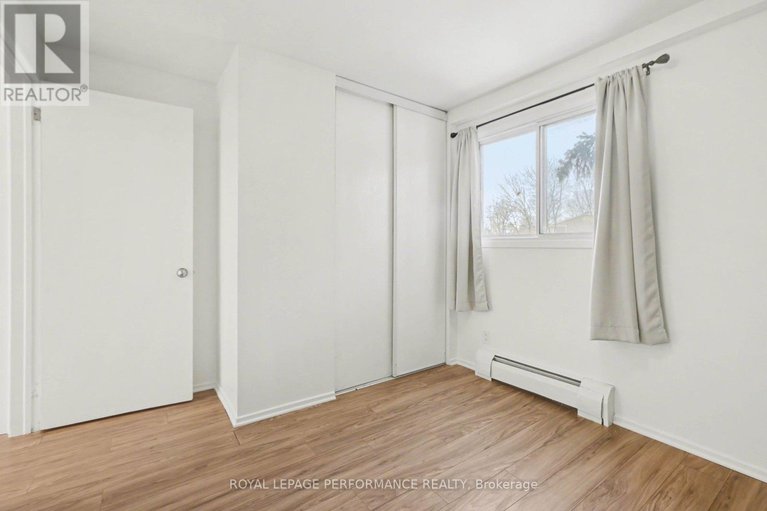 29437070/8-51-sumac-street/beacon-hill-south/ottawa/ontario/K1J7T7_21