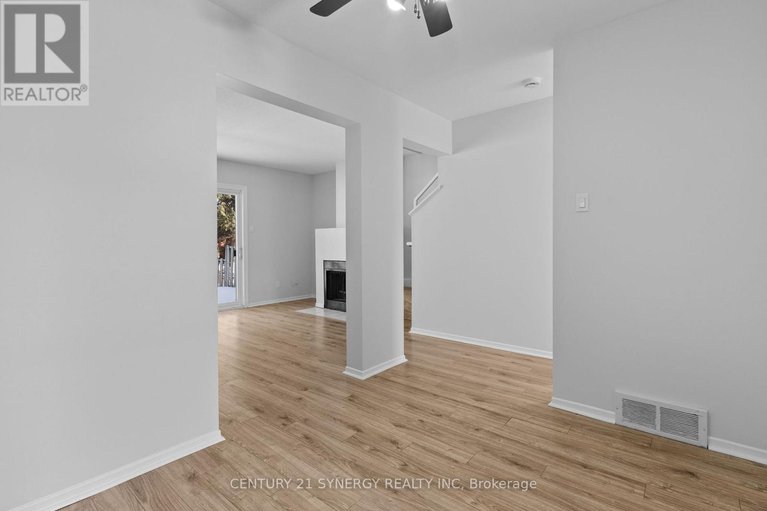 29413275/22-1963-fairglen-mews/blackburn-hamlet-south/ottawa/ontario/K1B5A5_11