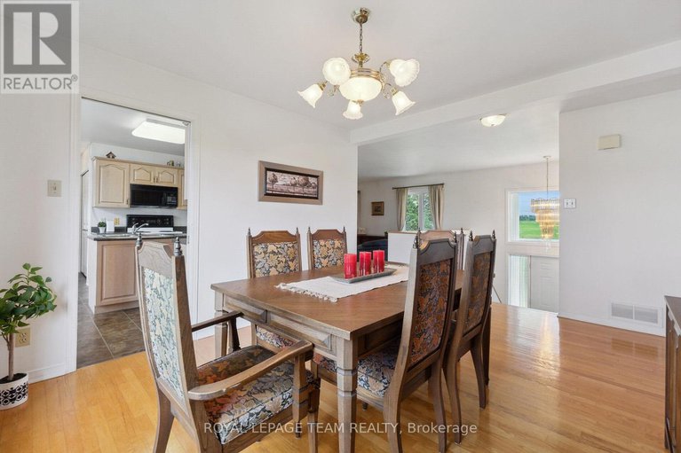 28499576/8665-russell-road/navan/ottawa/ontario/K4B0J7_18